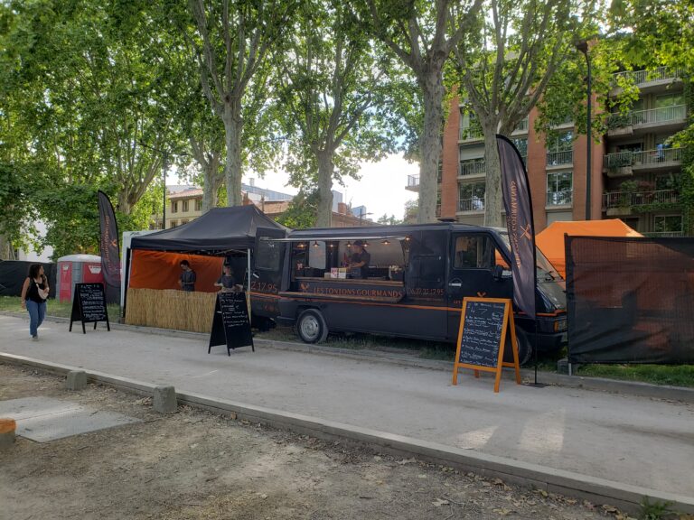 Le Food Truck des Tontons Gourmands en place pour le festival Rio Loco 2024
