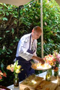 Soirée vernissage : réservez un chef à domicile avec Les Tontons Gourmands