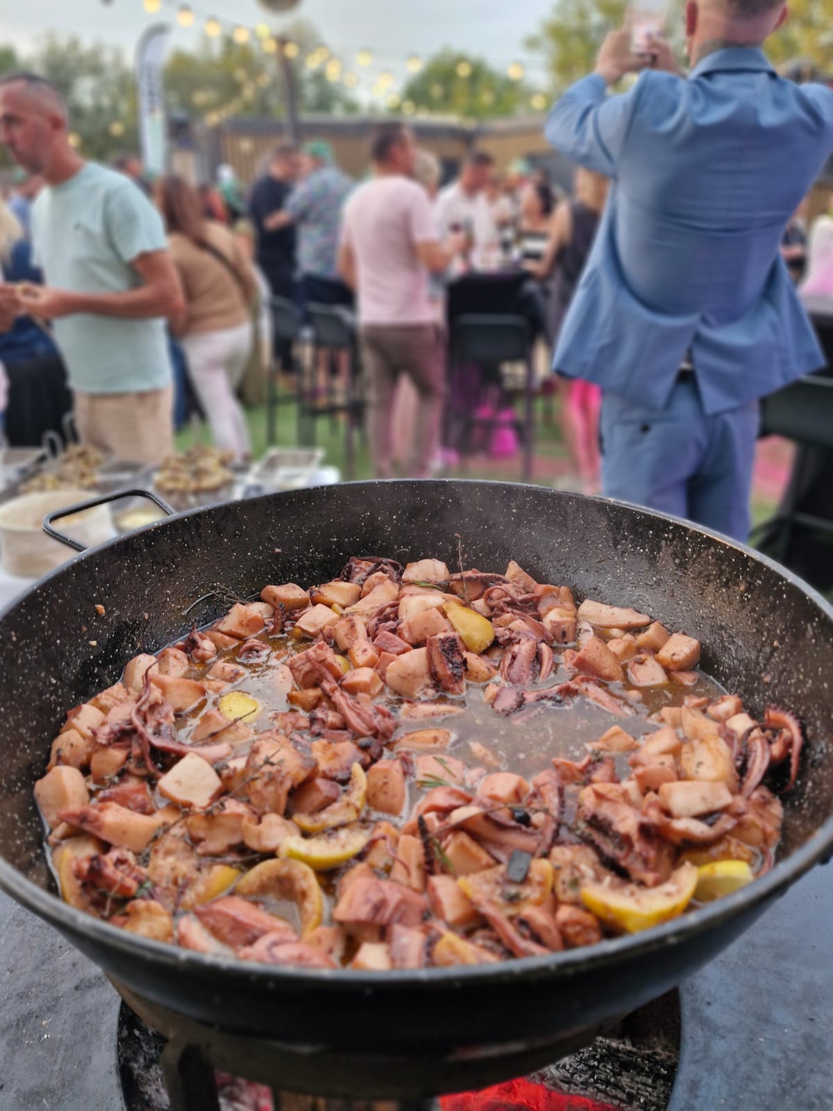 Pour un événement privé placé sous le signe de la convivialité, Les Tontons Gourmands ont réalisé une prestation traiteur à Thuir
