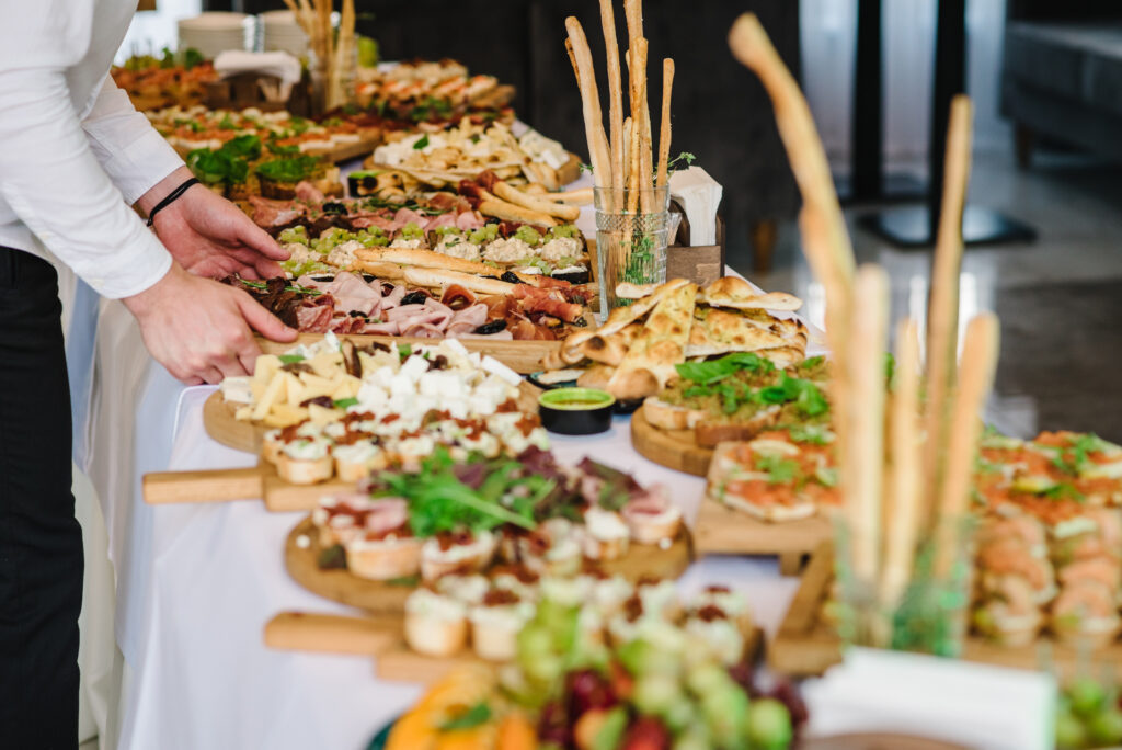 Buffet de bouchées et d’amuse-bouches